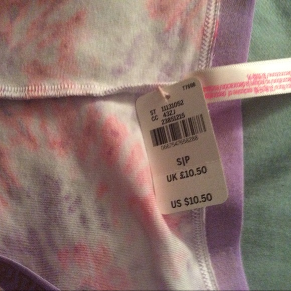 vs pink pantie - Picture 2 of 2